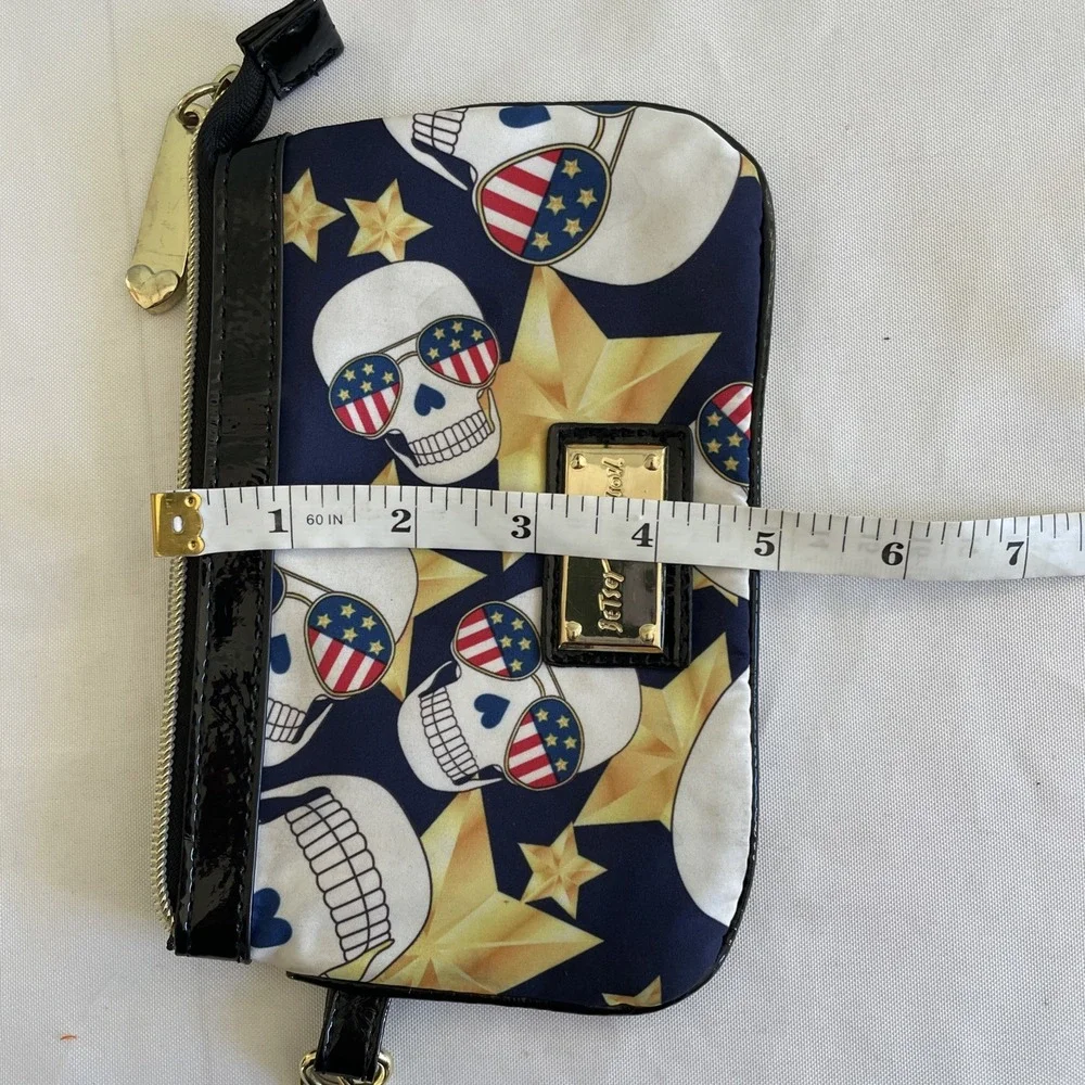 Betsey Johnson Skull Star‎ Americana Flag Wristlet Wallet Purse Retro Gold